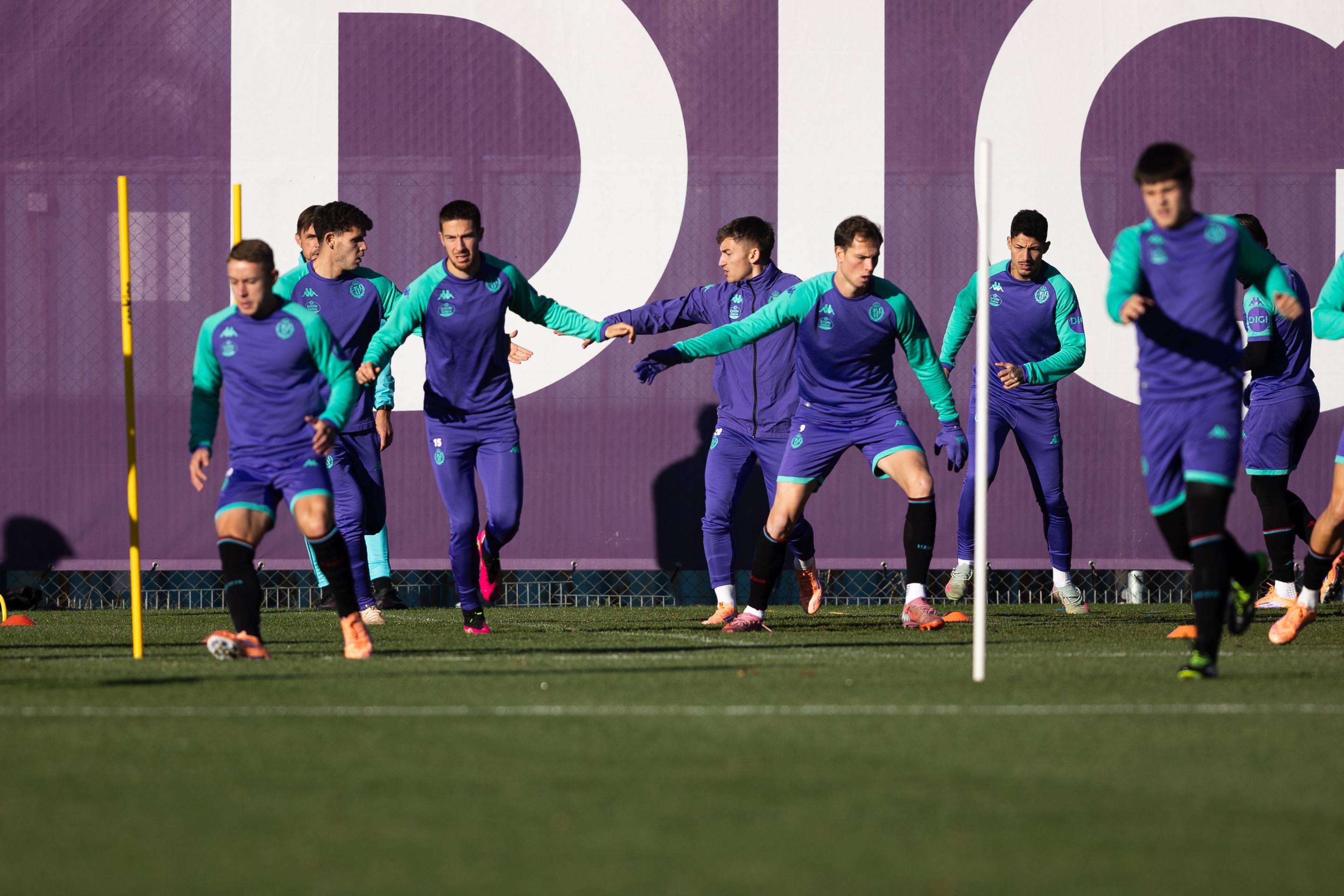 El entrenamiento del Pucela tras la derrota en Anoeta, en imágenes