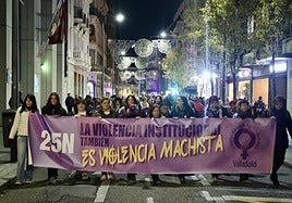 La cabeza de la manifestación, a su paso por la calle Duque de la Victoria.