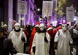 Imágenes de la manifestación celebrada este martes por las calles del centro de Valladolid con motivo del 25N