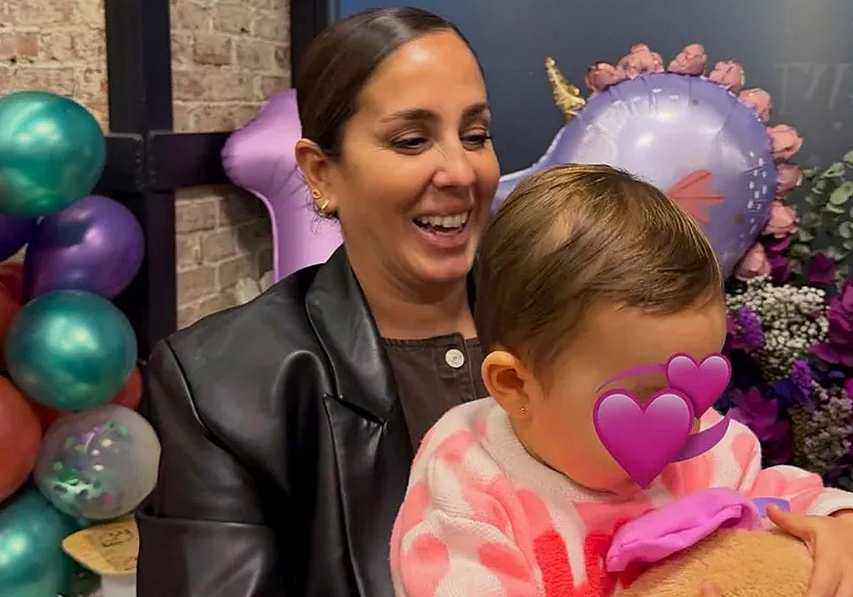 Anabel Pantoja y su hija Alma.