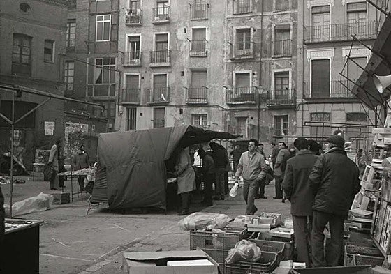 El mercadillo de la plaza de Cantarranas en los años 70.
