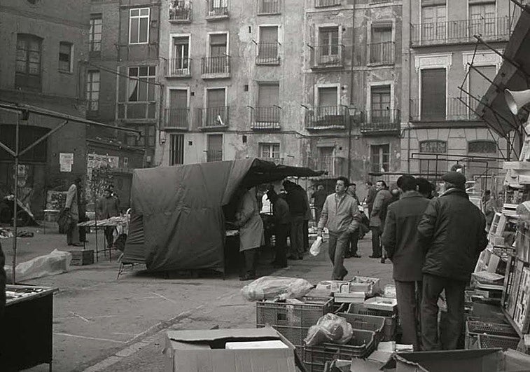 El mercadillo de la plaza de Cantarranas en los años 70.