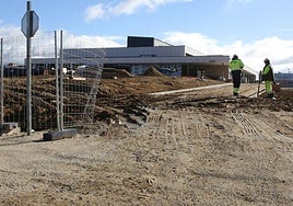 Trabajos en uno de los accesos al centro de salud de Nueva Segovia.