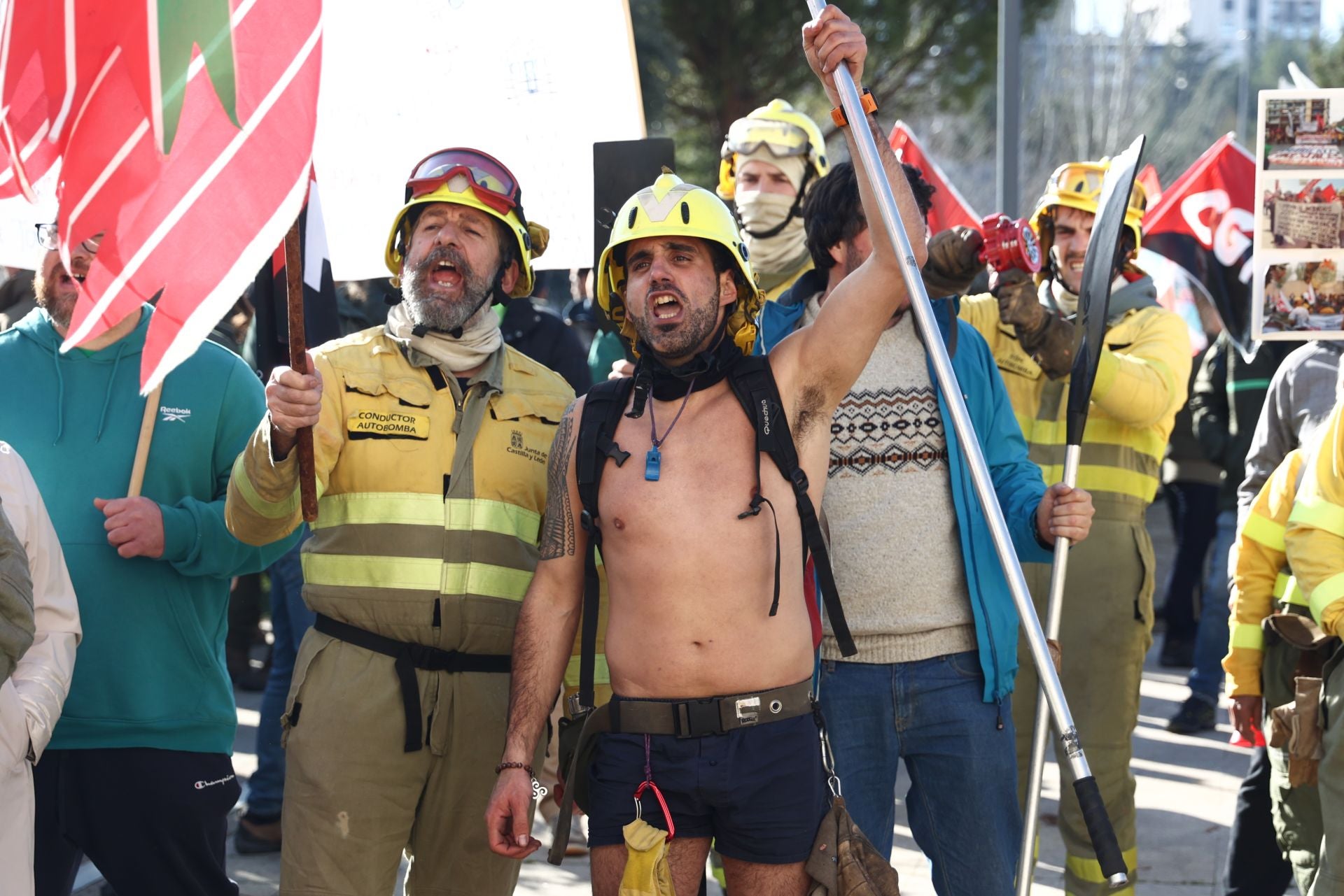 Protesta contra el decreto ley sobre el operativo de incendios presentado por la Junta de Castilla y León