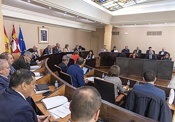 Pleno de la Diputación de Segovia celebrado este jueves.