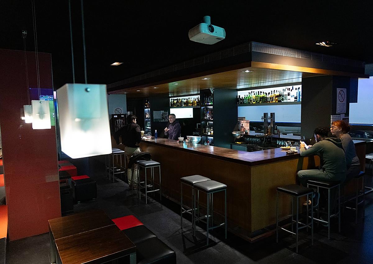 Imagen secundaria 1 - Imágenes del Café y Copas Bécquer