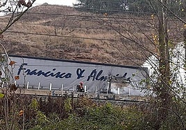 Incendio de un camión a la altura de Briviesca, en Burgos.