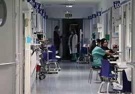 Uno de los pasillos del Hospital Clínico Universitario de Valladolid.