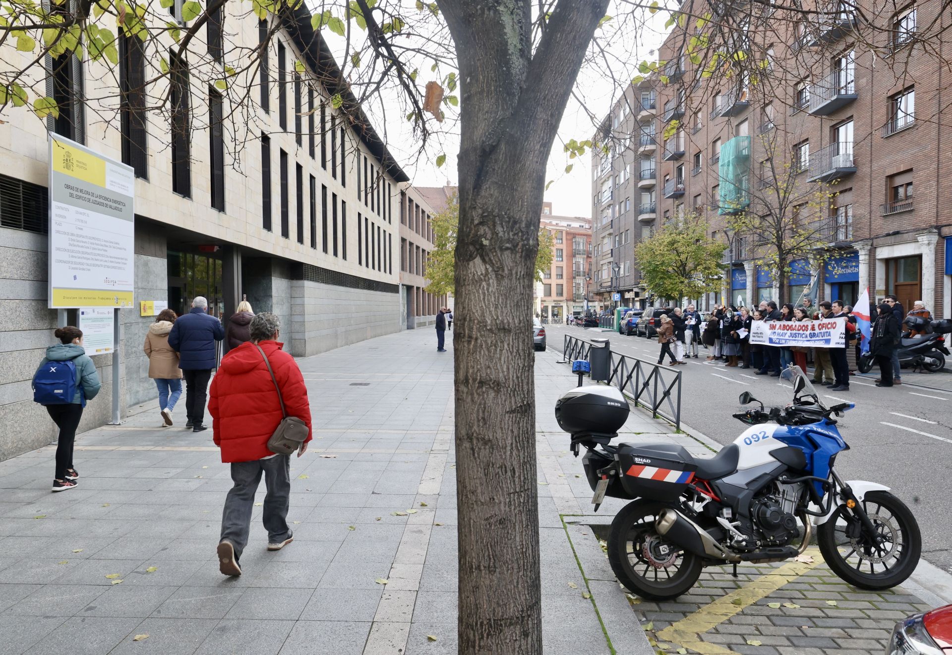 Las imágenes de la protesta de los abogados de turno en Valladolid