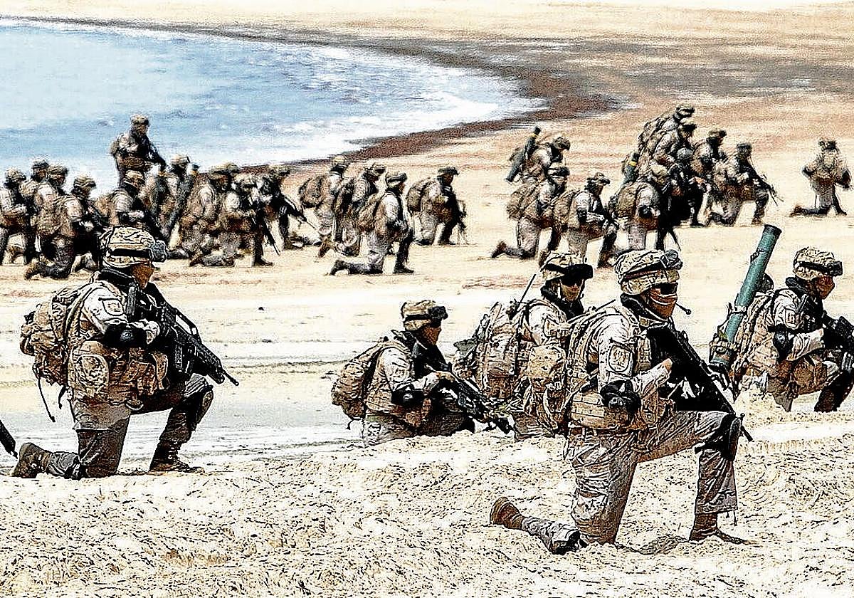 Maniobras militares en Rota.