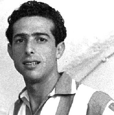 El malaguista Bazán, uno de los grandes goleadores españoles, que también 'mojó' aquel día en el estadio Municipal.