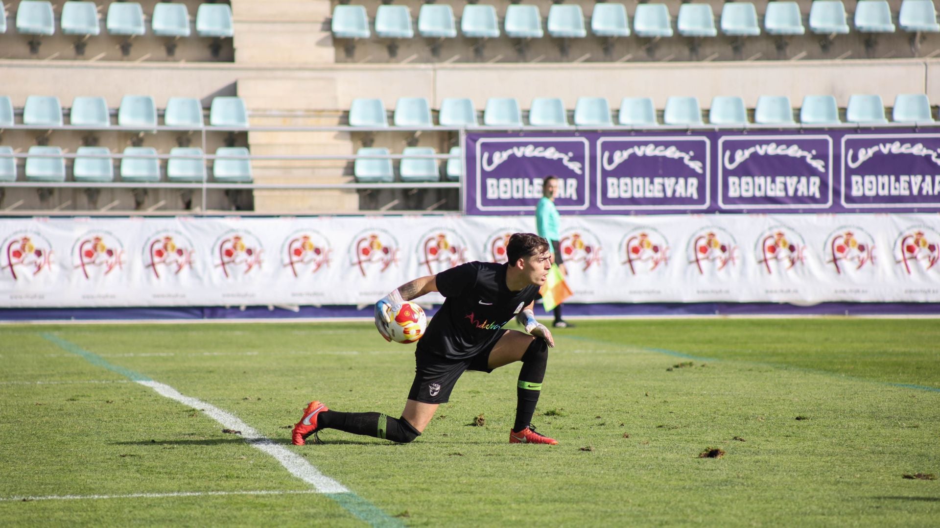 Eusebio Sacristán vuelve a los banquillos con derrota en su debut con Castilla y León