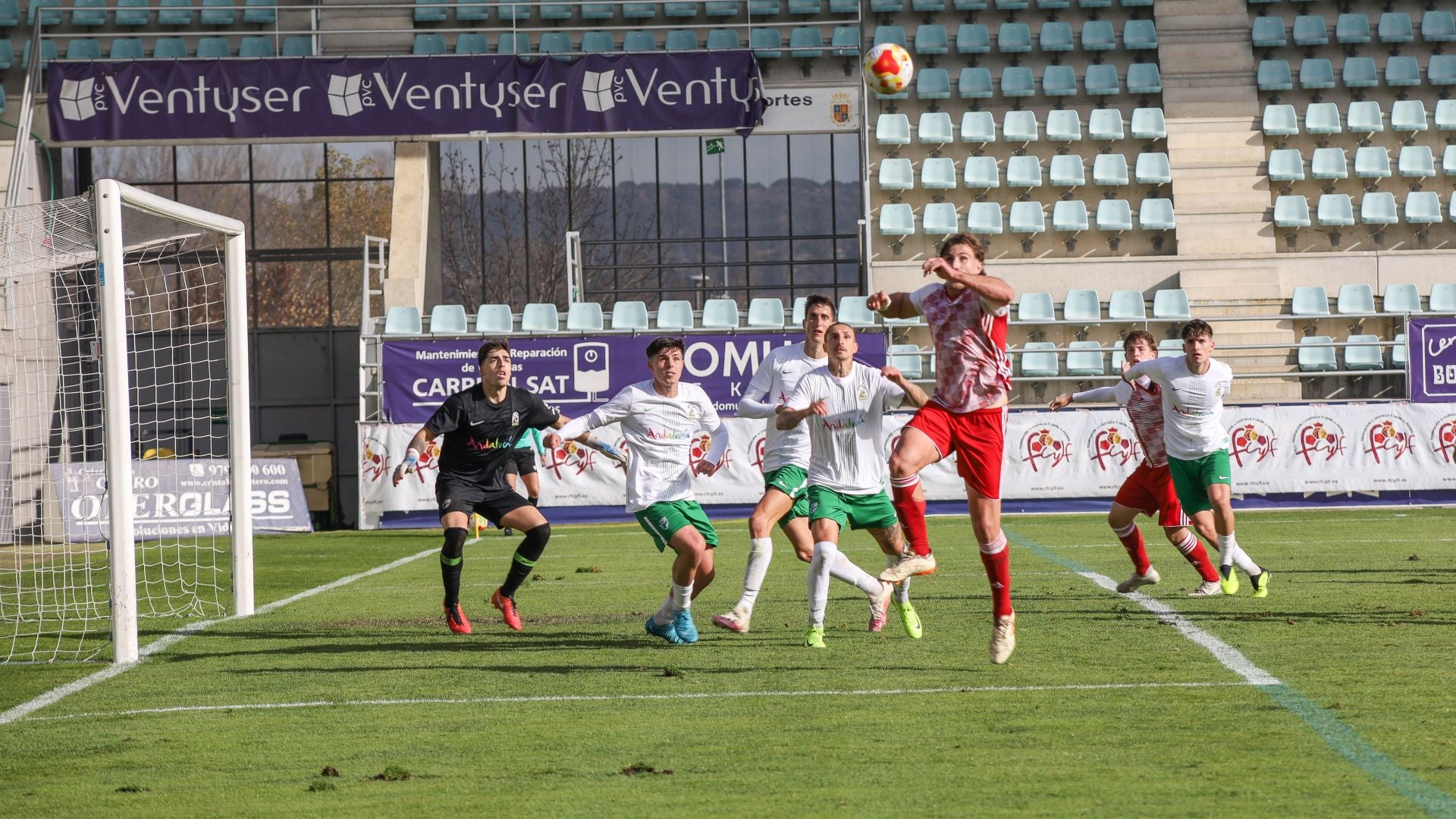 Eusebio Sacristán vuelve a los banquillos con derrota en su debut con Castilla y León