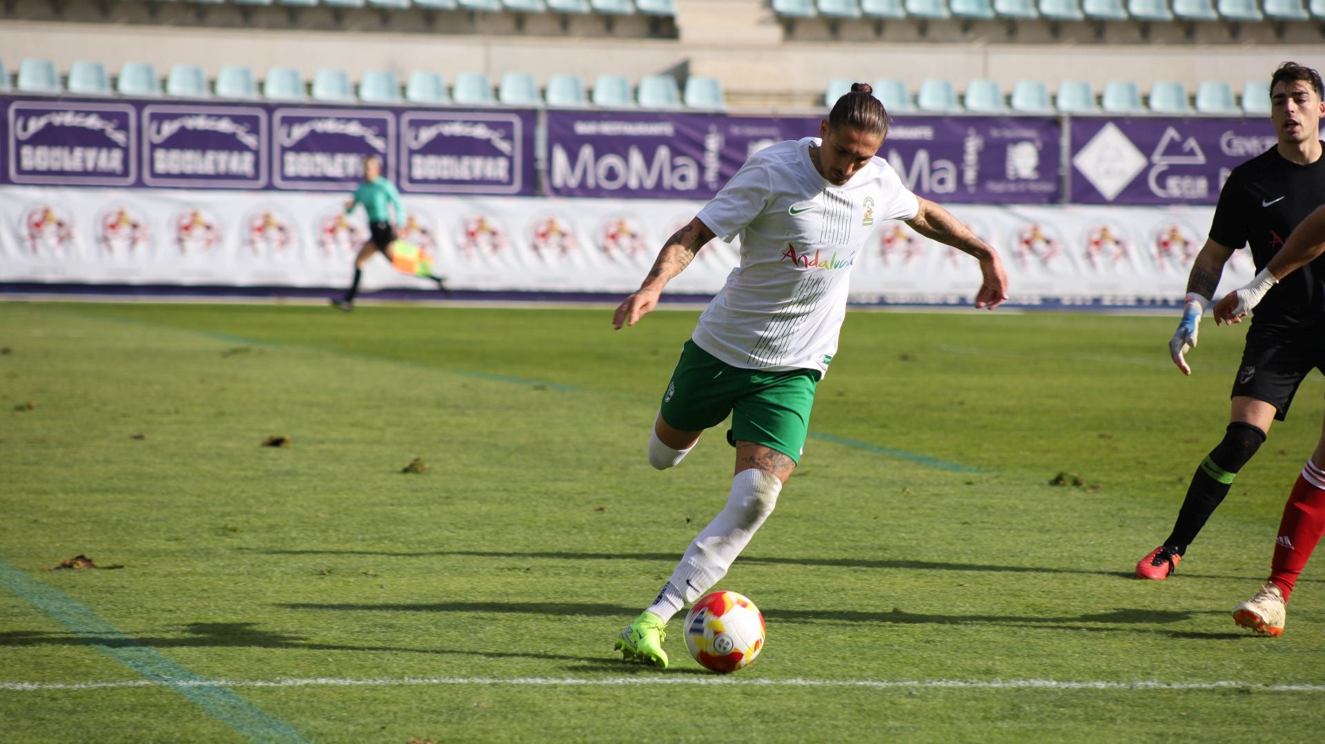 Eusebio Sacristán vuelve a los banquillos con derrota en su debut con Castilla y León