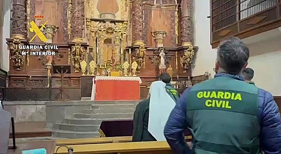 La Guardia Civil tras los registros.