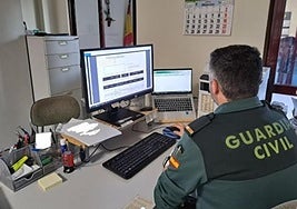 Imagen de archivo de un agente de la Guardia Civil.