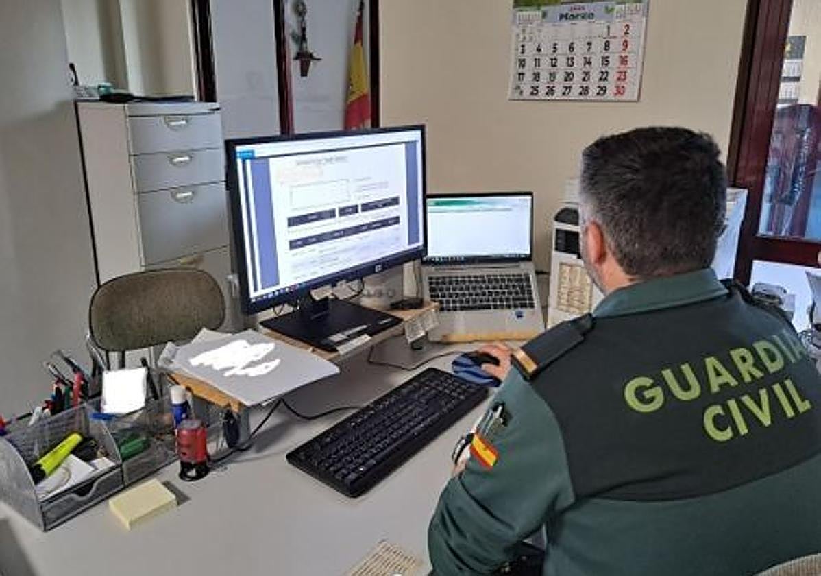 Imagen de archivo de un agente de la Guardia Civil.