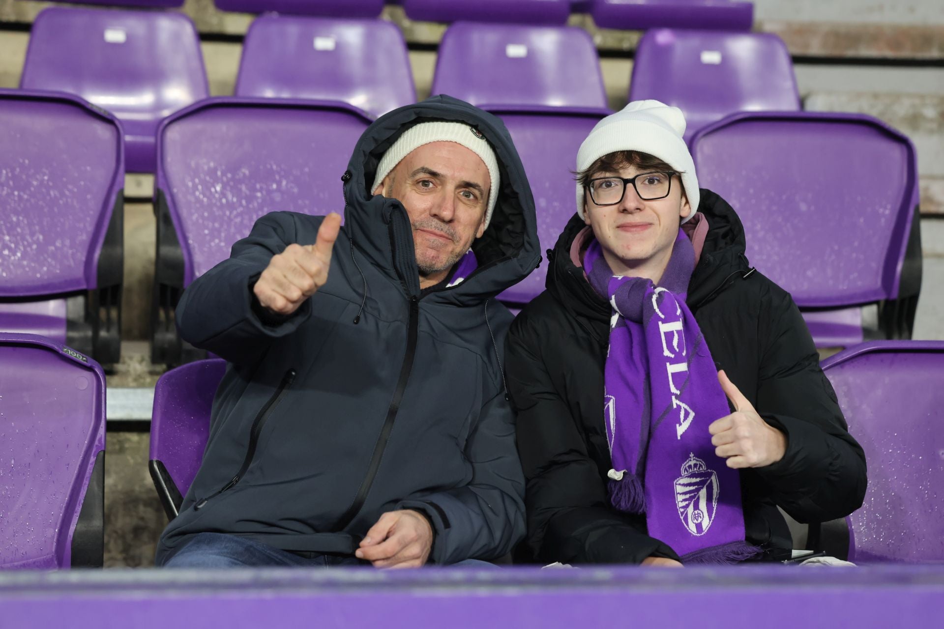 Búscate en la grada del estadio José Zorrilla (1/4)