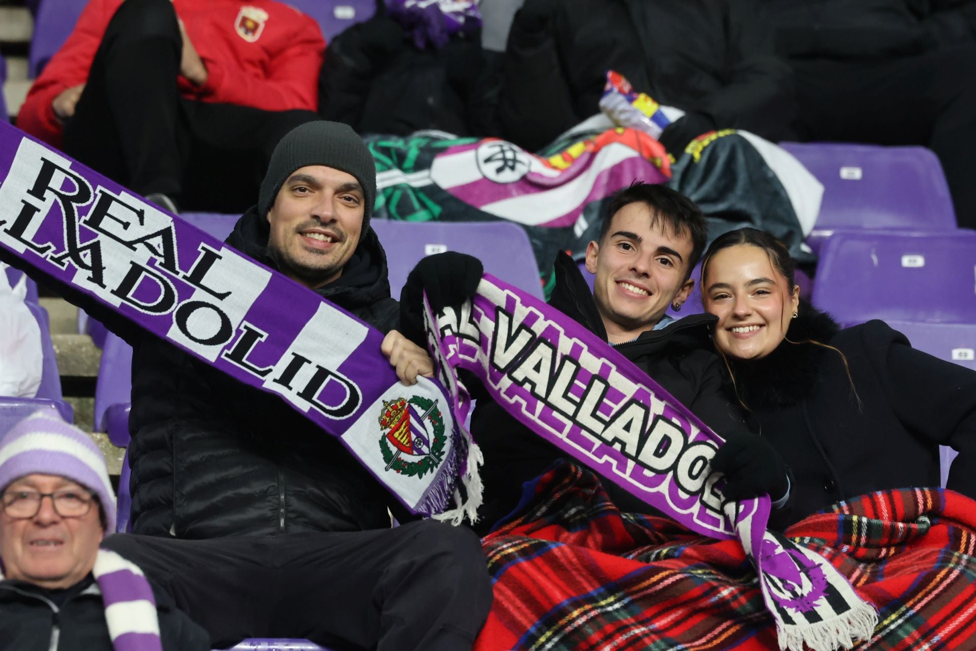 Búscate en la grada del estadio José Zorrilla (2/4)