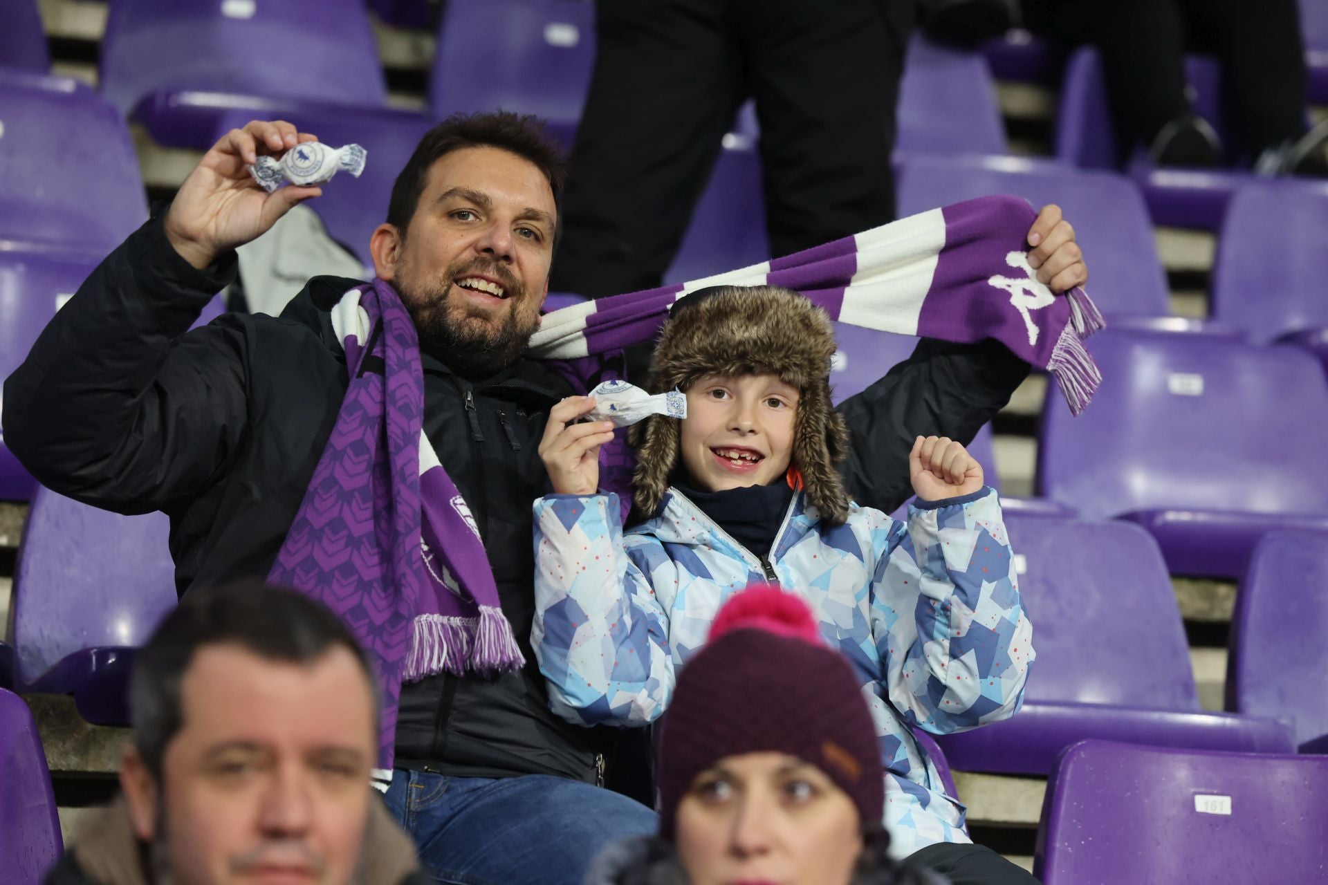 Búscate en la grada del estadio José Zorrilla (2/4)