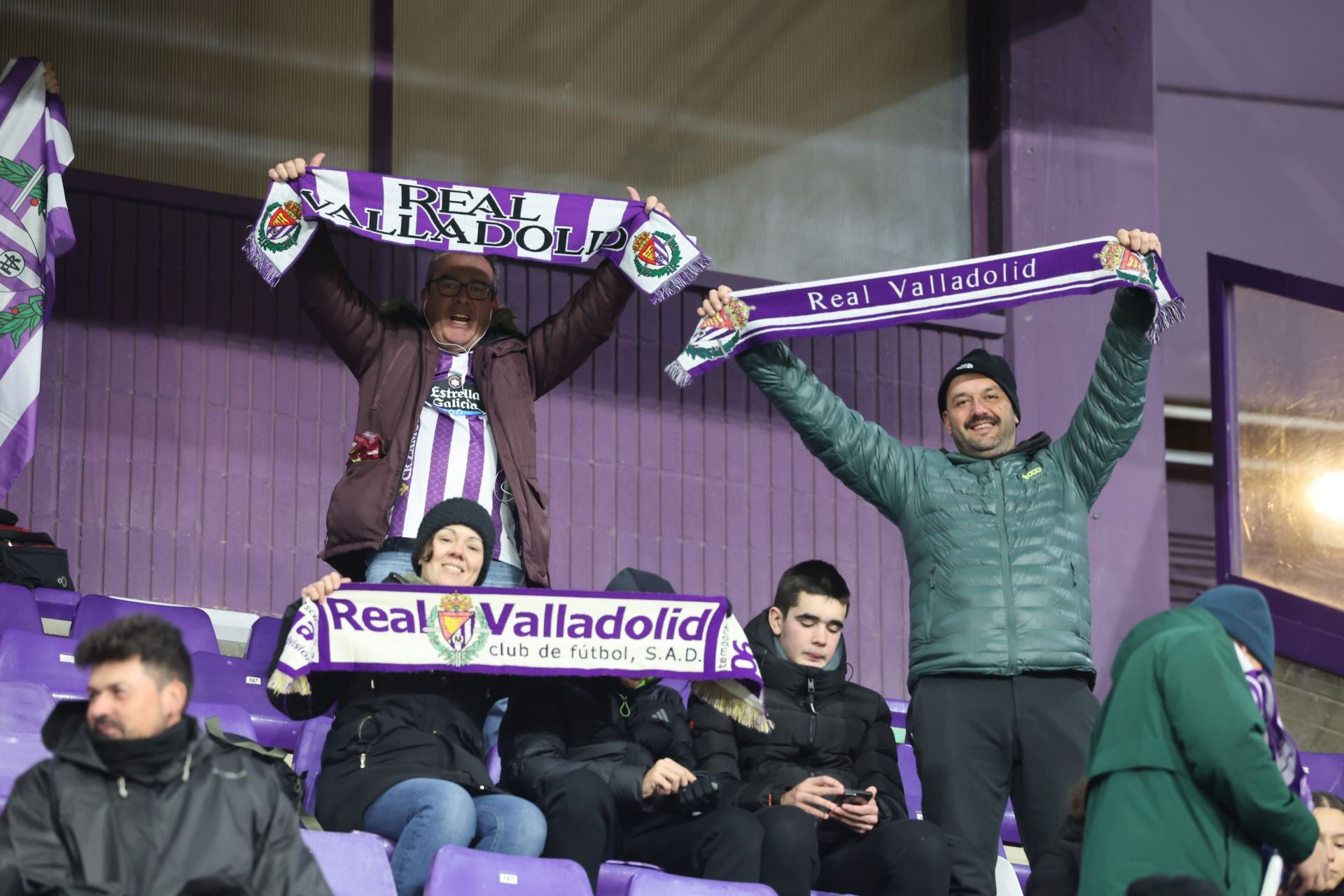 Búscate en la grada del estadio José Zorrilla (2/4)