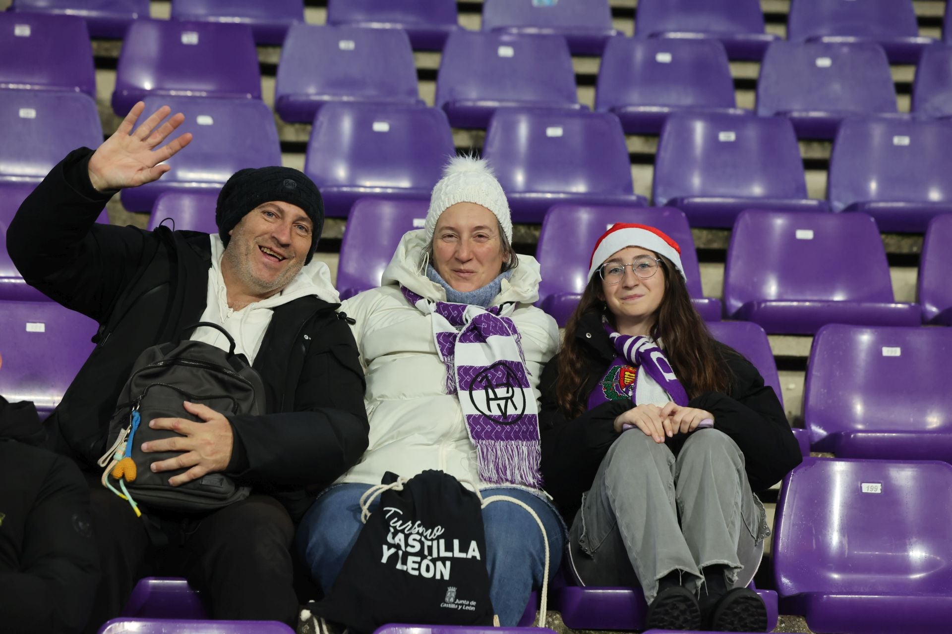Búscate en la grada del estadio José Zorrilla (2/4)