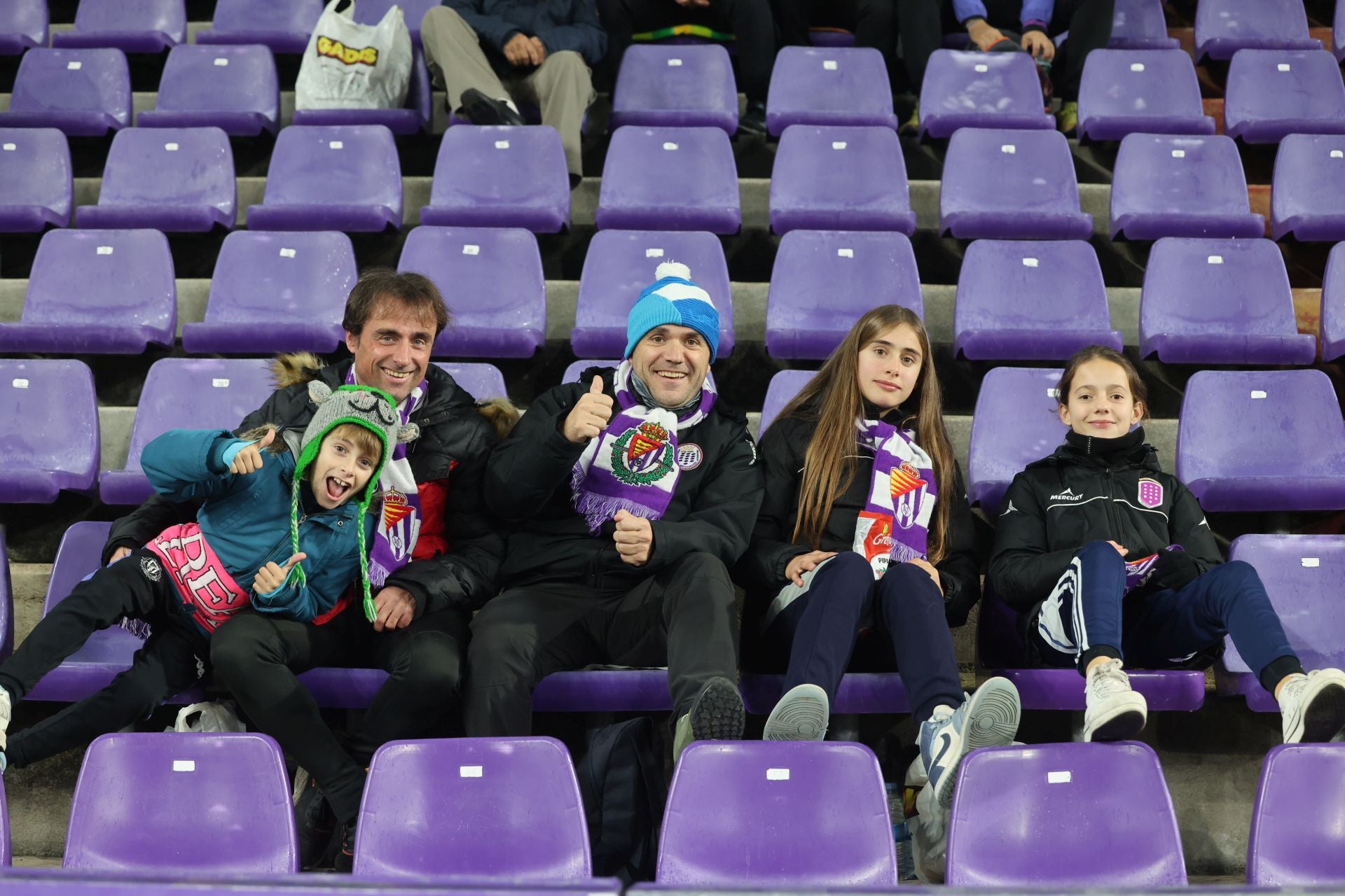 Búscate en la grada del estadio José Zorrilla (3/4)