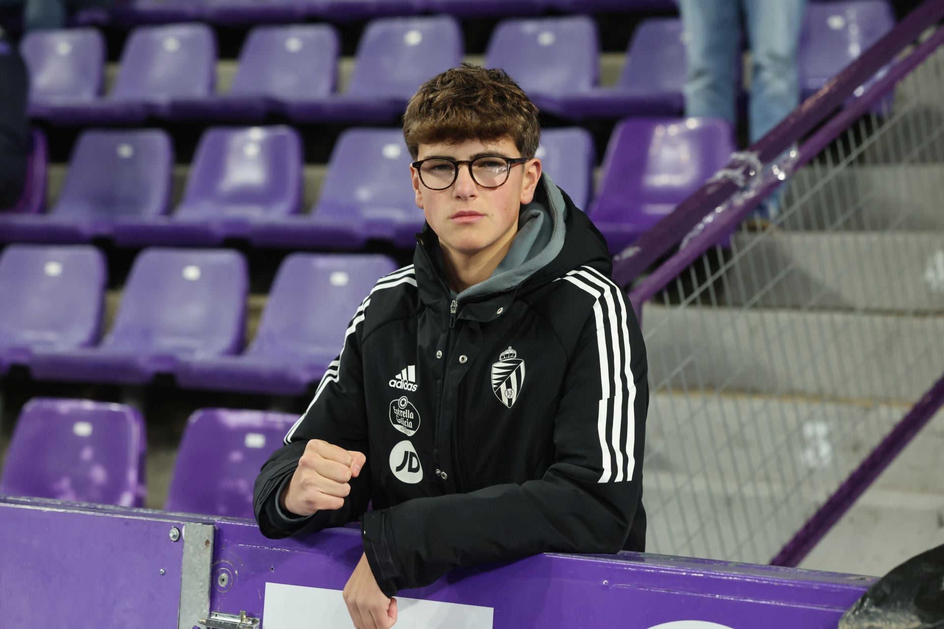 Búscate en la grada del estadio José Zorrilla (3/4)