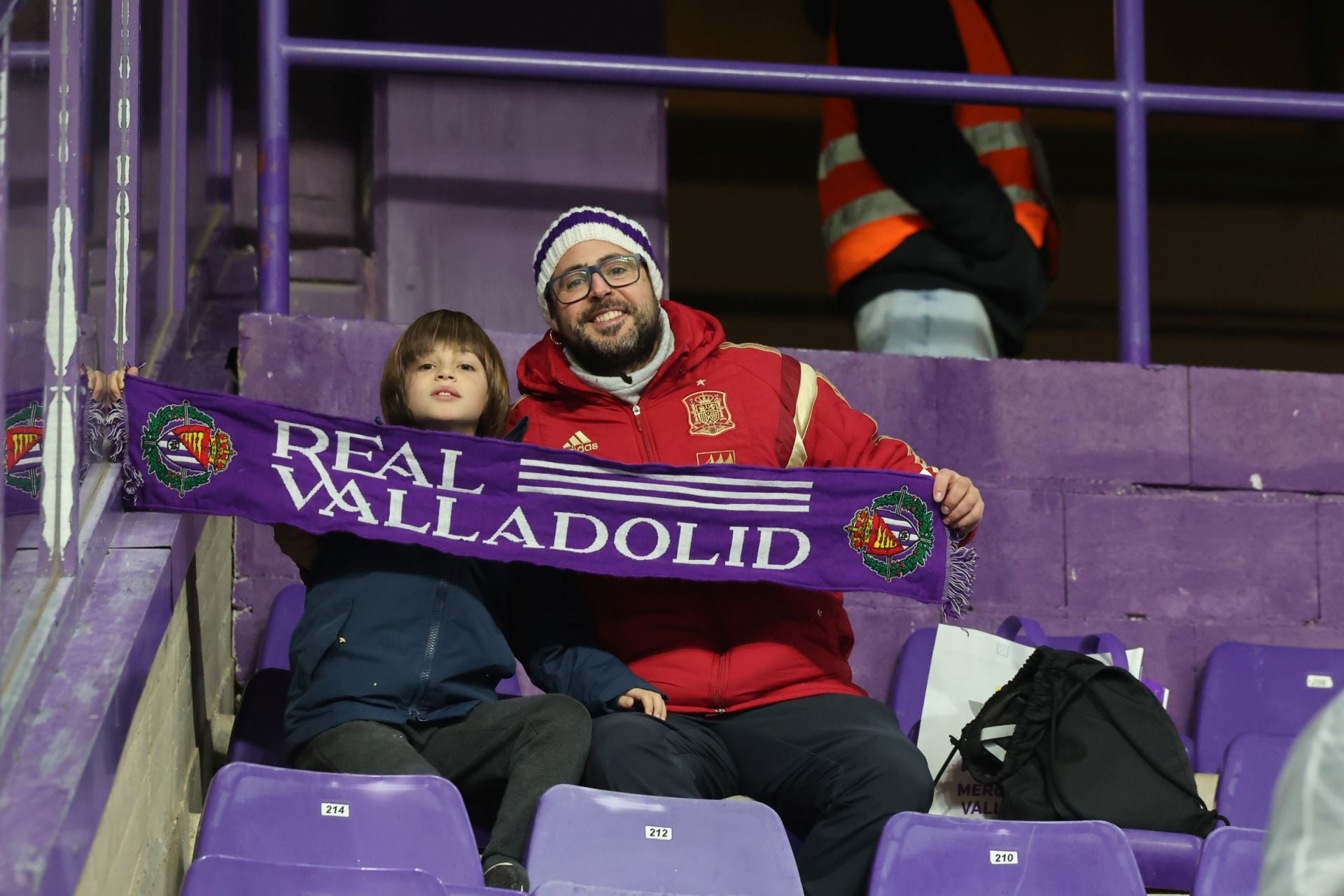 Búscate en la grada del estadio José Zorrilla (4/4)