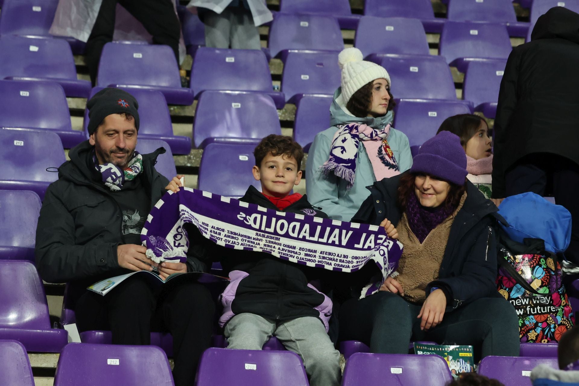 Búscate en la grada del estadio José Zorrilla (4/4)