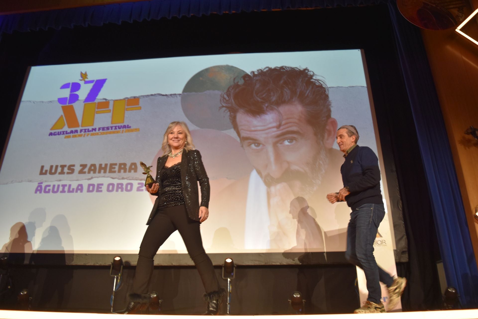 Aguilar se rinde a Luis Zahera