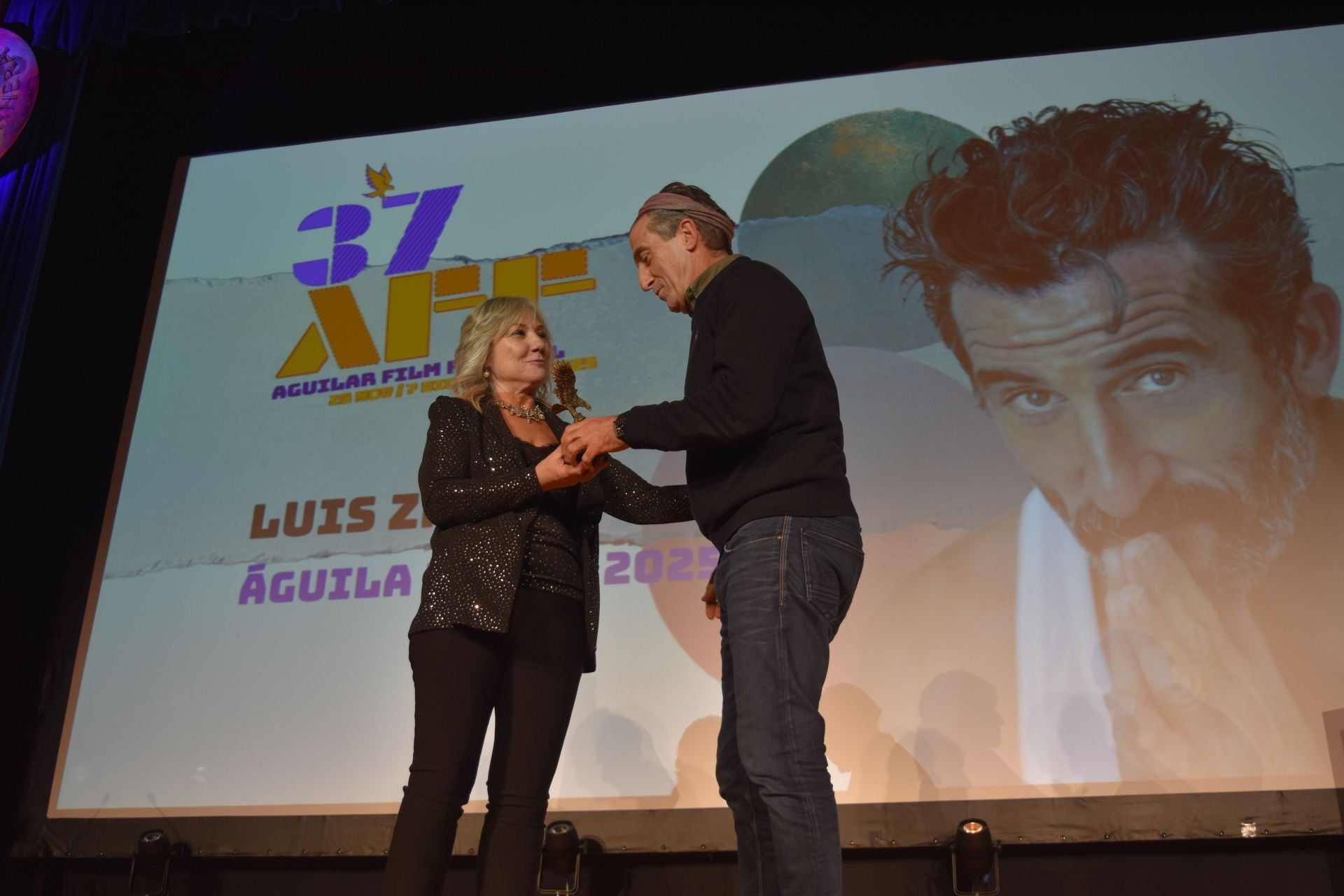 Aguilar se rinde a Luis Zahera