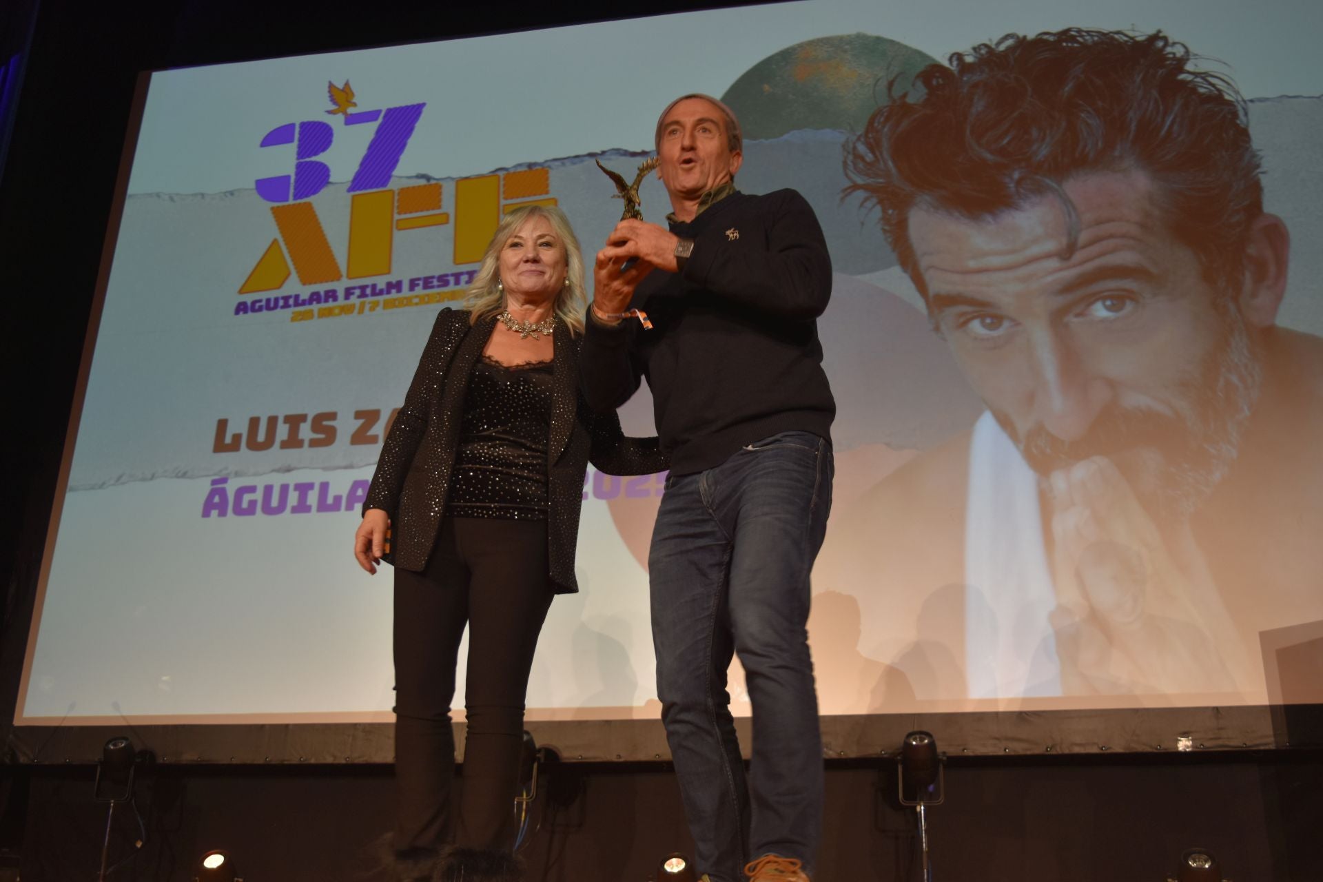 Aguilar se rinde a Luis Zahera