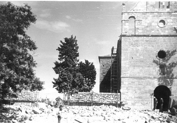 Restauración de la ermita. 21 de octubre de 1986.