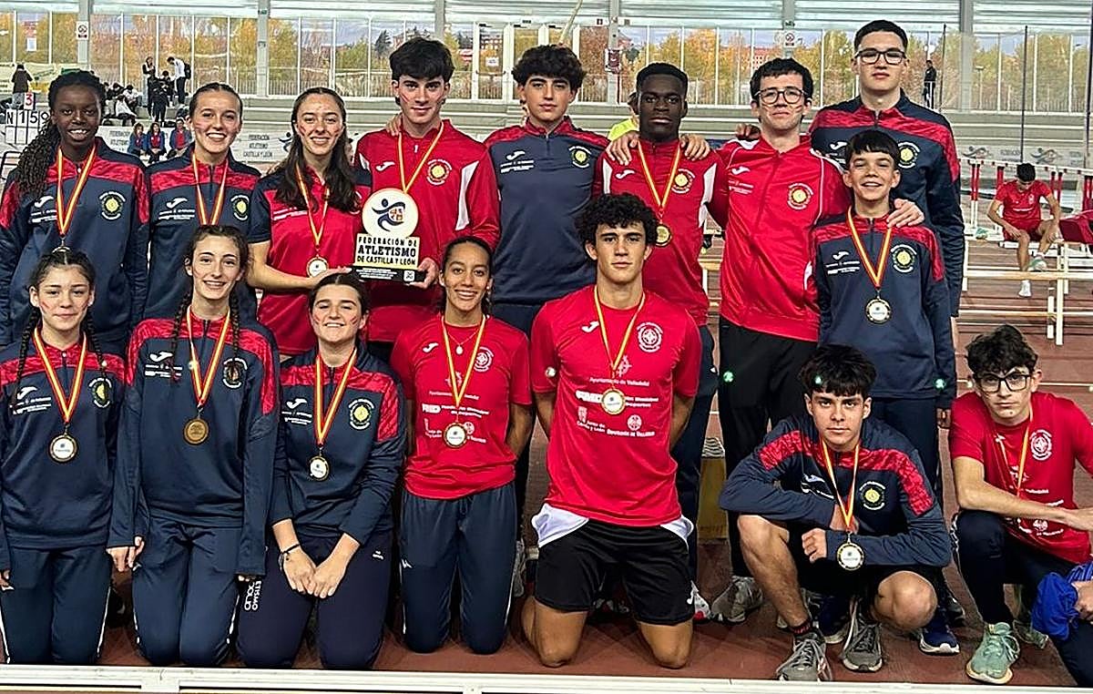 Imagen de los integrantes del Club Atletismo Valladolid que compitieron en Salamanca.