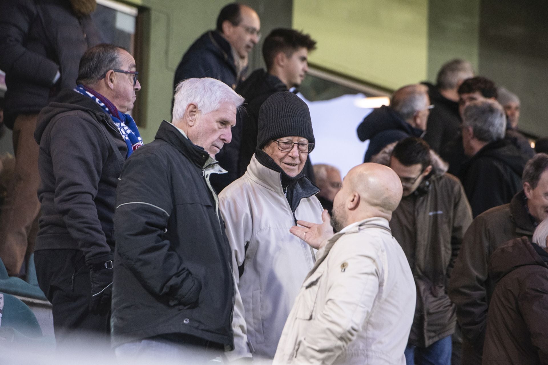 Búscate en las gradas de La Albuera durante el Segoviana vs Astorga
