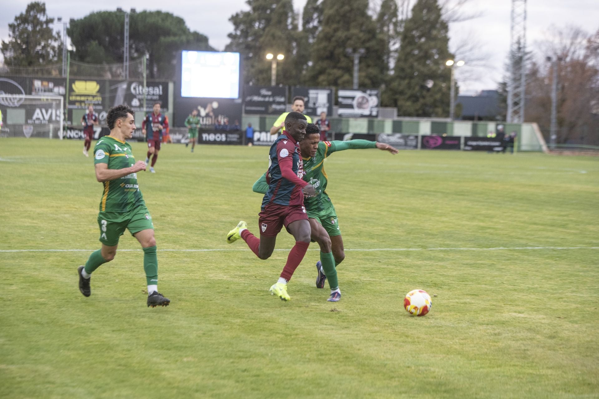Fotos del empate entre la Segoviana y el Atlético Astorga
