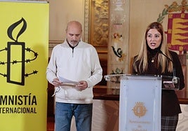 La concejala de Juventud, Carolina del Bosque, interviene este lunes durante el acto.