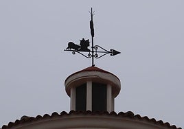 La torre del agua cuya veleta recuerda el milagro más famoso de San Pedro Regalado