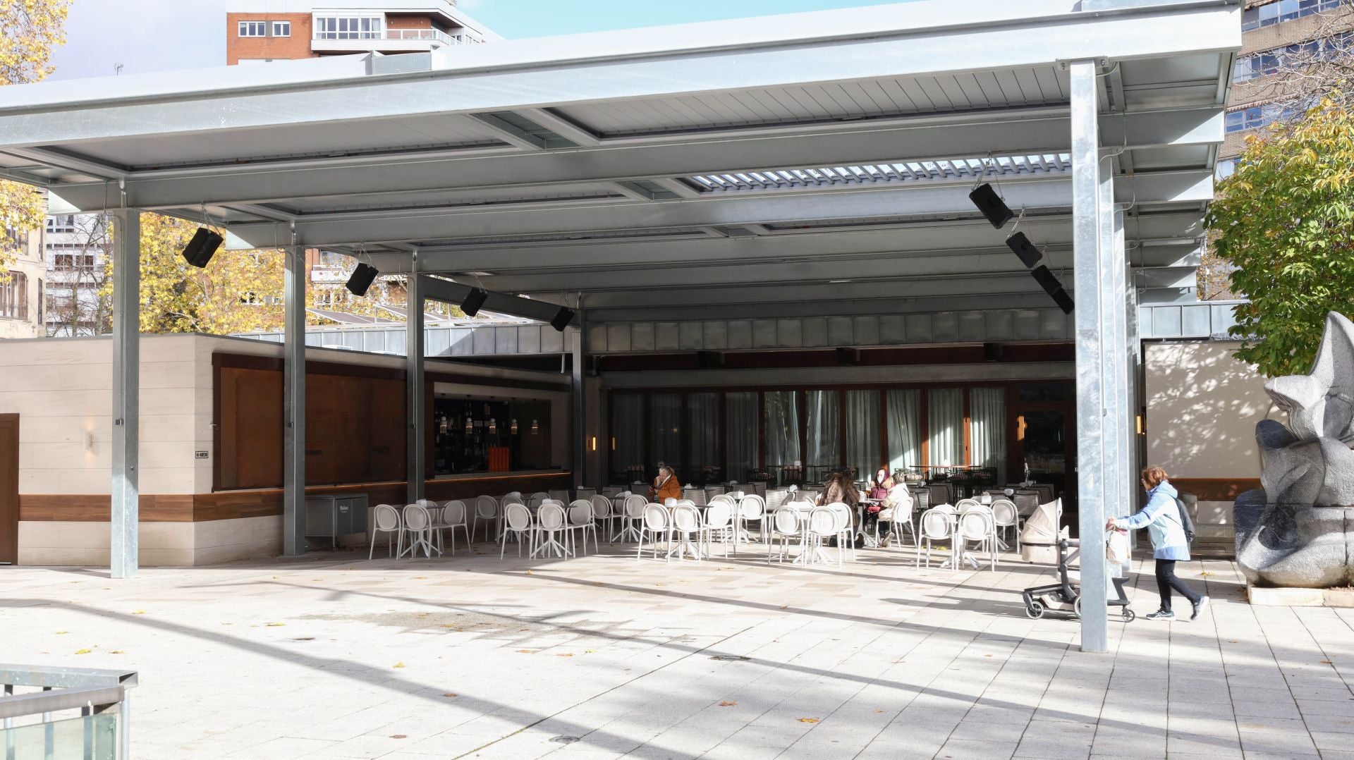 Edificio de la cafetería del Salón después de la reforma.