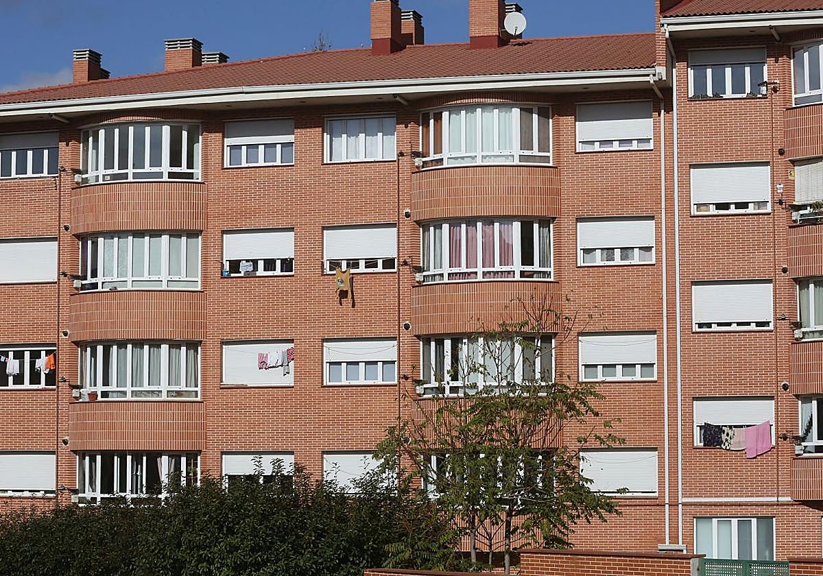 Bloque de viviendas de la empresa municipal Evisego.