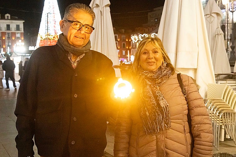 Los vallisoletanos opinan sobre la baliza V-16, obligatoria desde el 1 de enero: «Es mejor que salir fuera del coche»