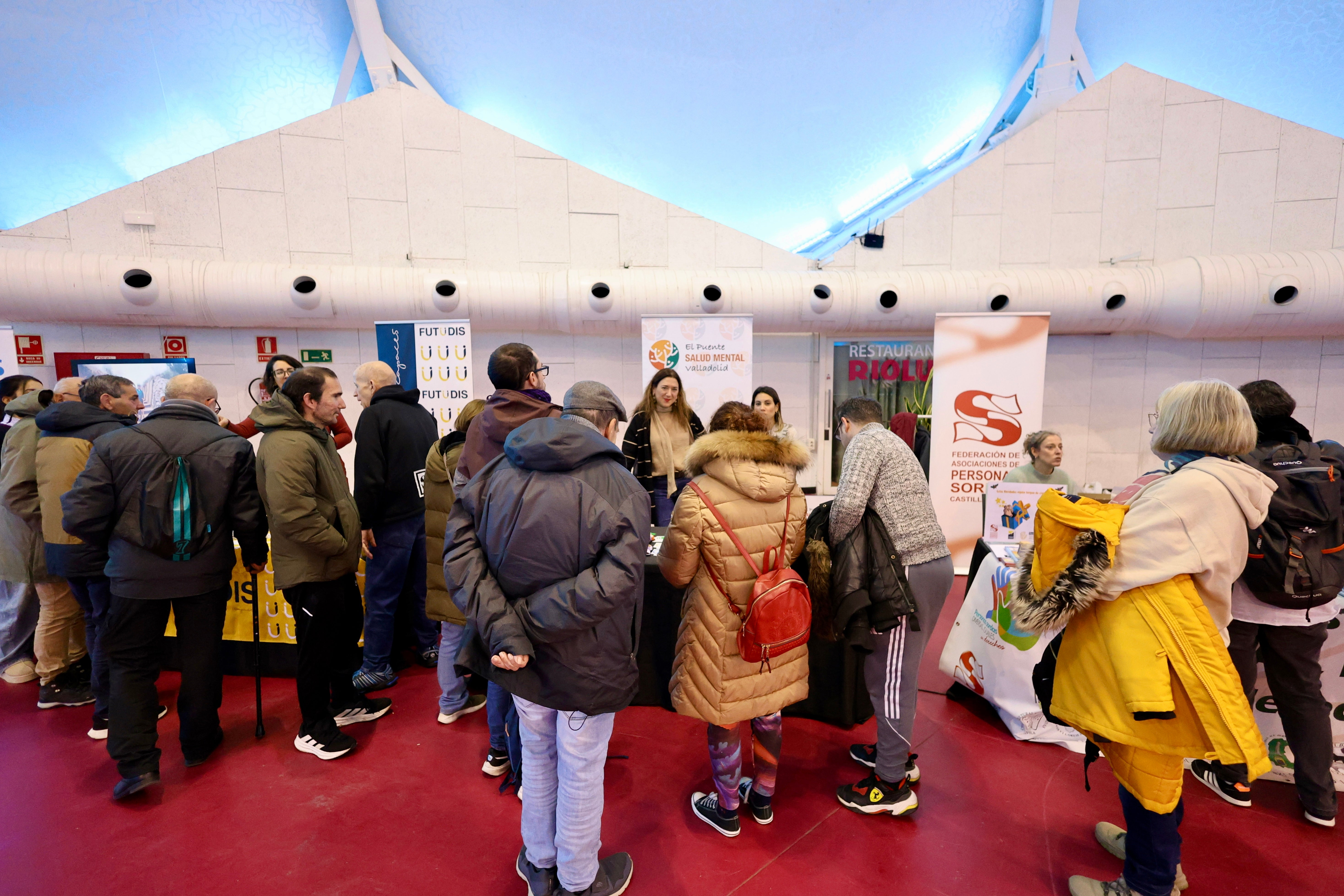 En imágenes el Mercadillo Navideño Solidario de la Cúpula del Milenio
