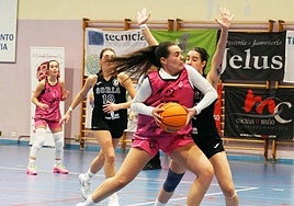 Jugada del último partido disputado por el Cochinillo Segoviano.