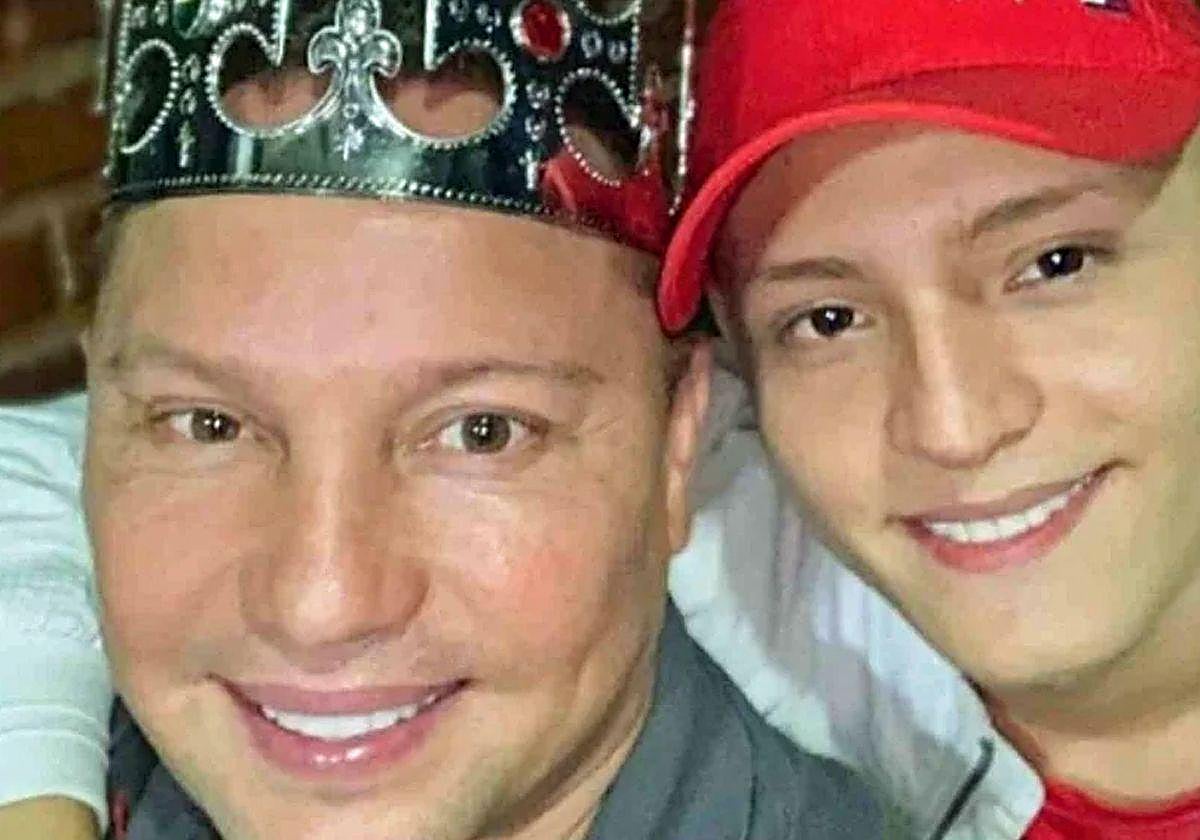 El cantante colombiano Giovanny Ayala y su hijo Miguel.