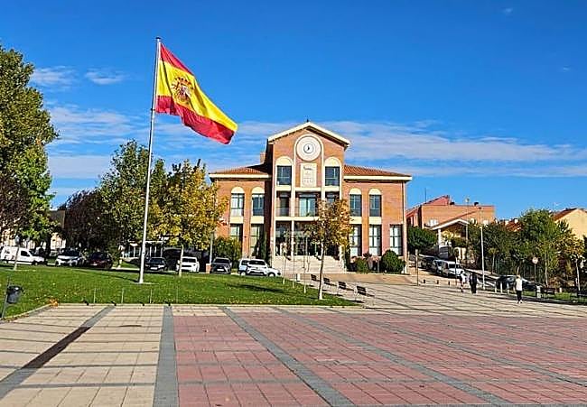Plaza de España con la casa consistorial.