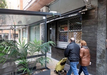 Revientan la cristalera de un bar de La Rondilla tras discutir por un coche aparcado en un vado