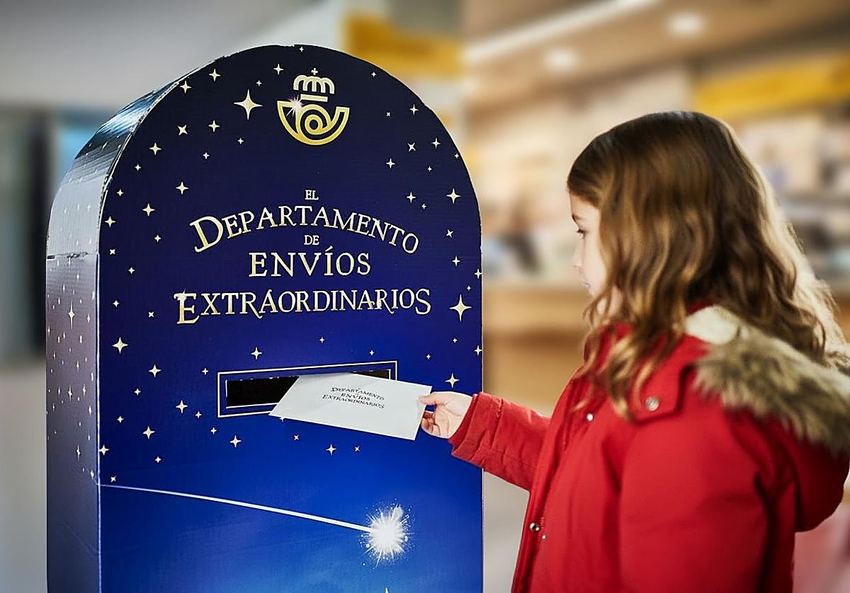 Un buzón mágico de Correos para enviar las cartas a Papá Noel y los Reyes Magos.