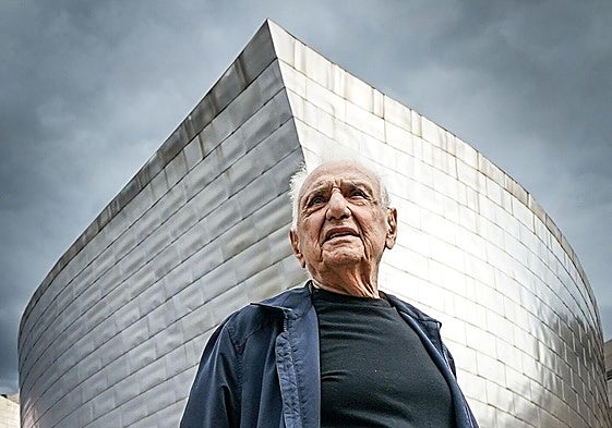 Frank Gehry en el Museo Guggenheim en 2022.