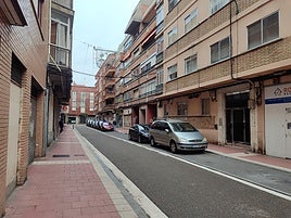 La calle Granada de Valladolid, donde se produjeron los hechos, este sábado por la mañana.